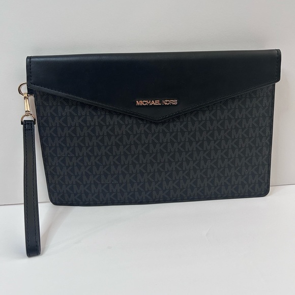 Michael Kors Signature Maisie Large Clutch Leather Envelope Flap Black NWOT - Picture 1 of 9